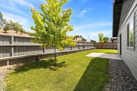 Tiny photo for 1023 NE Crista Court, Prineville, OR 97754 (MLS # 220223056)