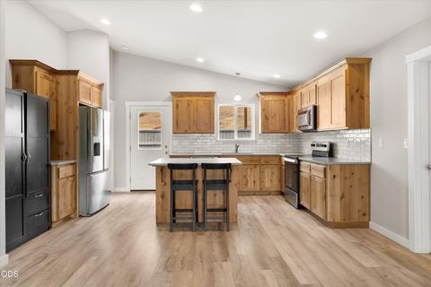 Tiny photo for 1023 NE Crista Court, Prineville, OR 97754 (MLS # 220223056)
