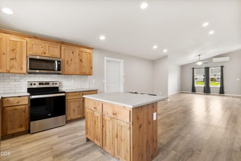 Tiny photo for 1023 NE Crista Court, Prineville, OR 97754 (MLS # 220223056)
