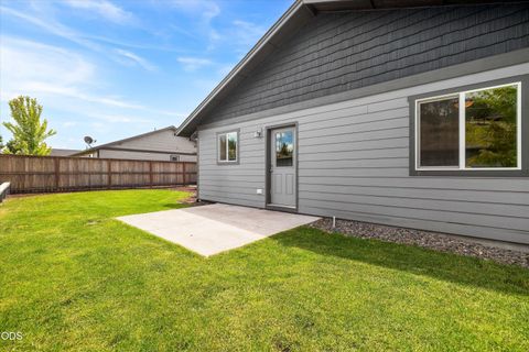 Tiny photo for 1023 NE Crista Court, Prineville, OR 97754 (MLS # 220223056)