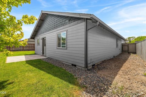 Tiny photo for 1023 NE Crista Court, Prineville, OR 97754 (MLS # 220223056)