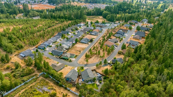 237 RED CEDAR LN, CAVE JUNCTION, OR 97523 - Image 54f6c8d92a35b72ffb6c623ac257fdce/2595760477