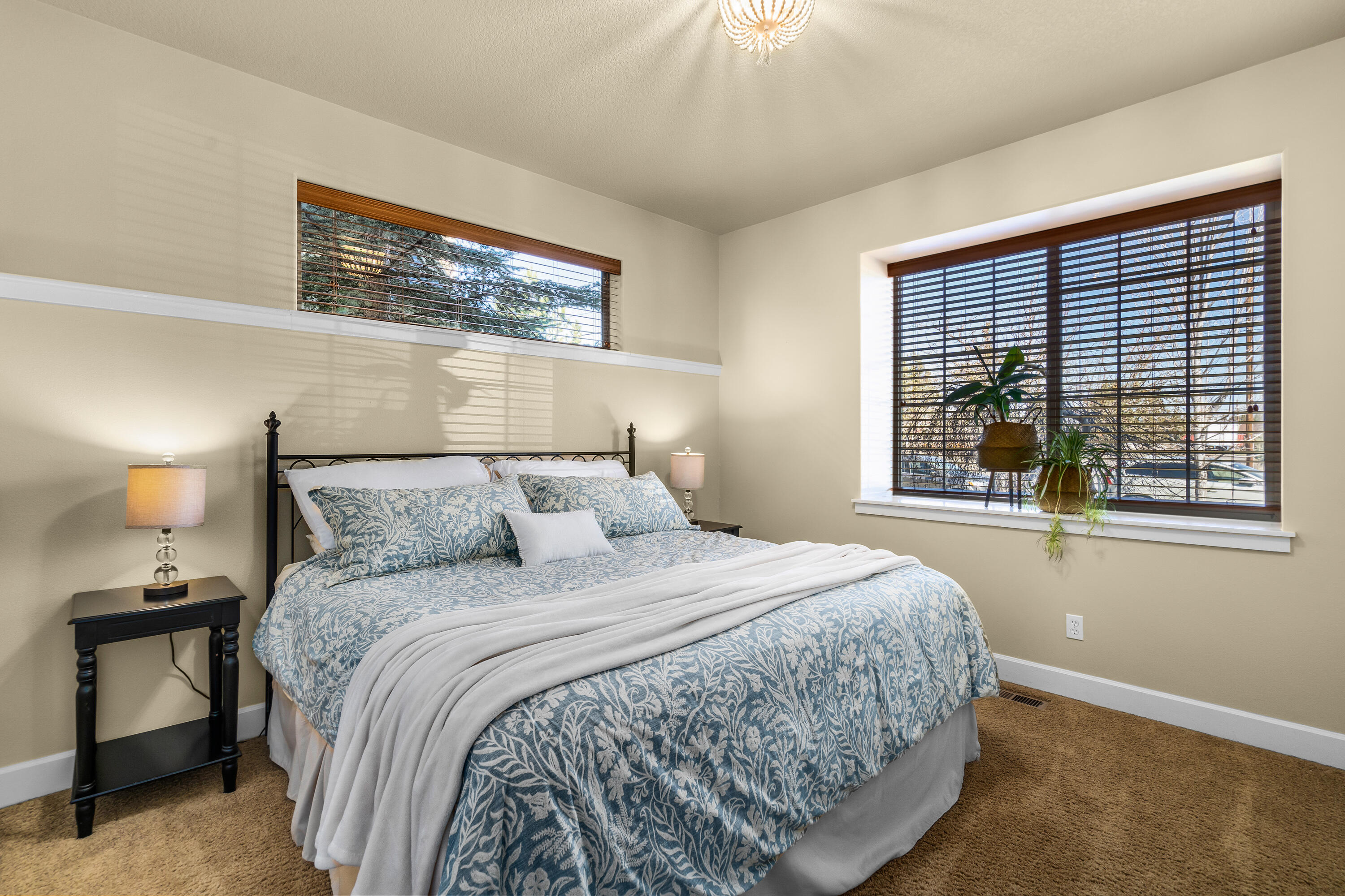 Lava Ridges - Residential