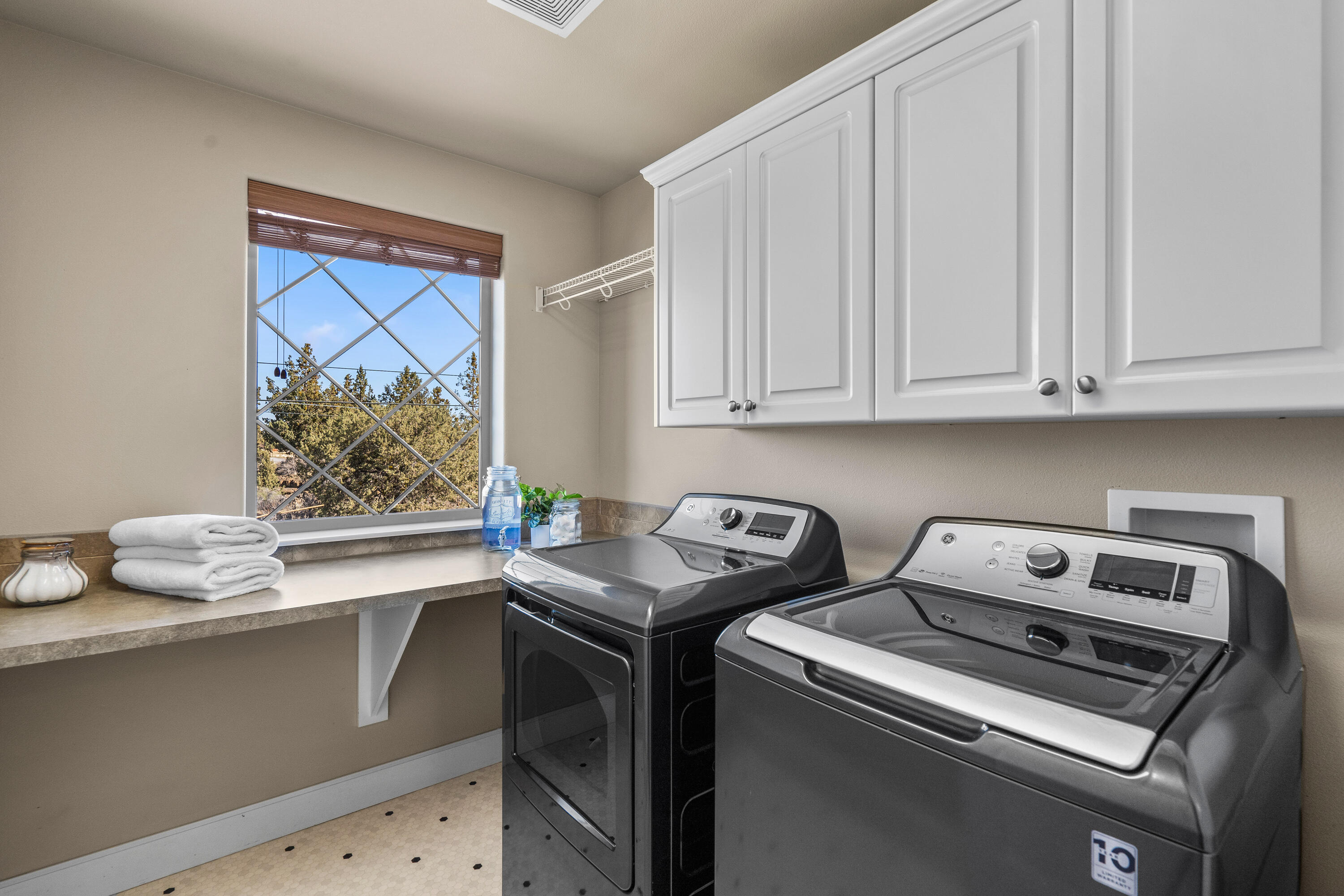 Lava Ridges - Residential