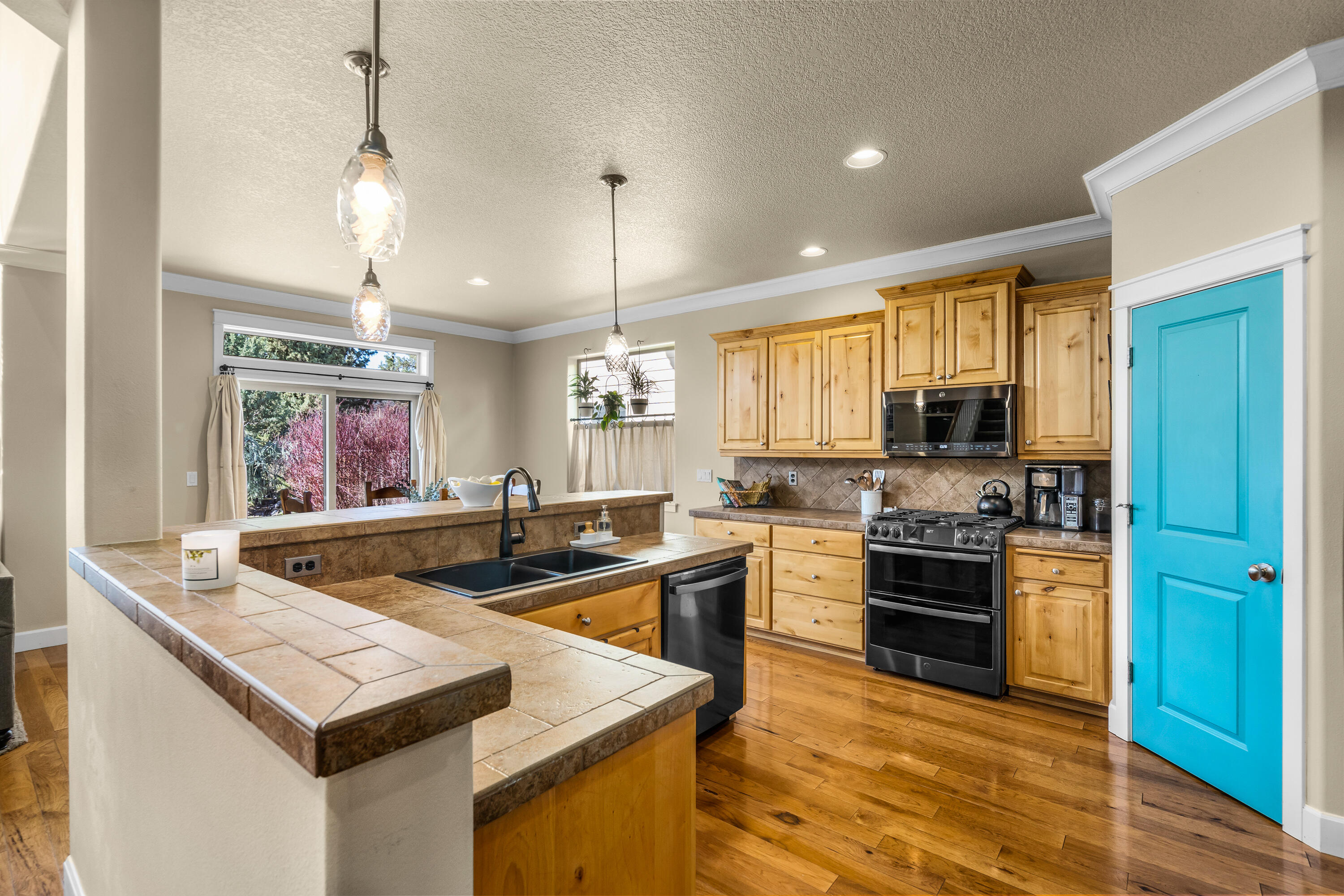 Lava Ridges - Residential