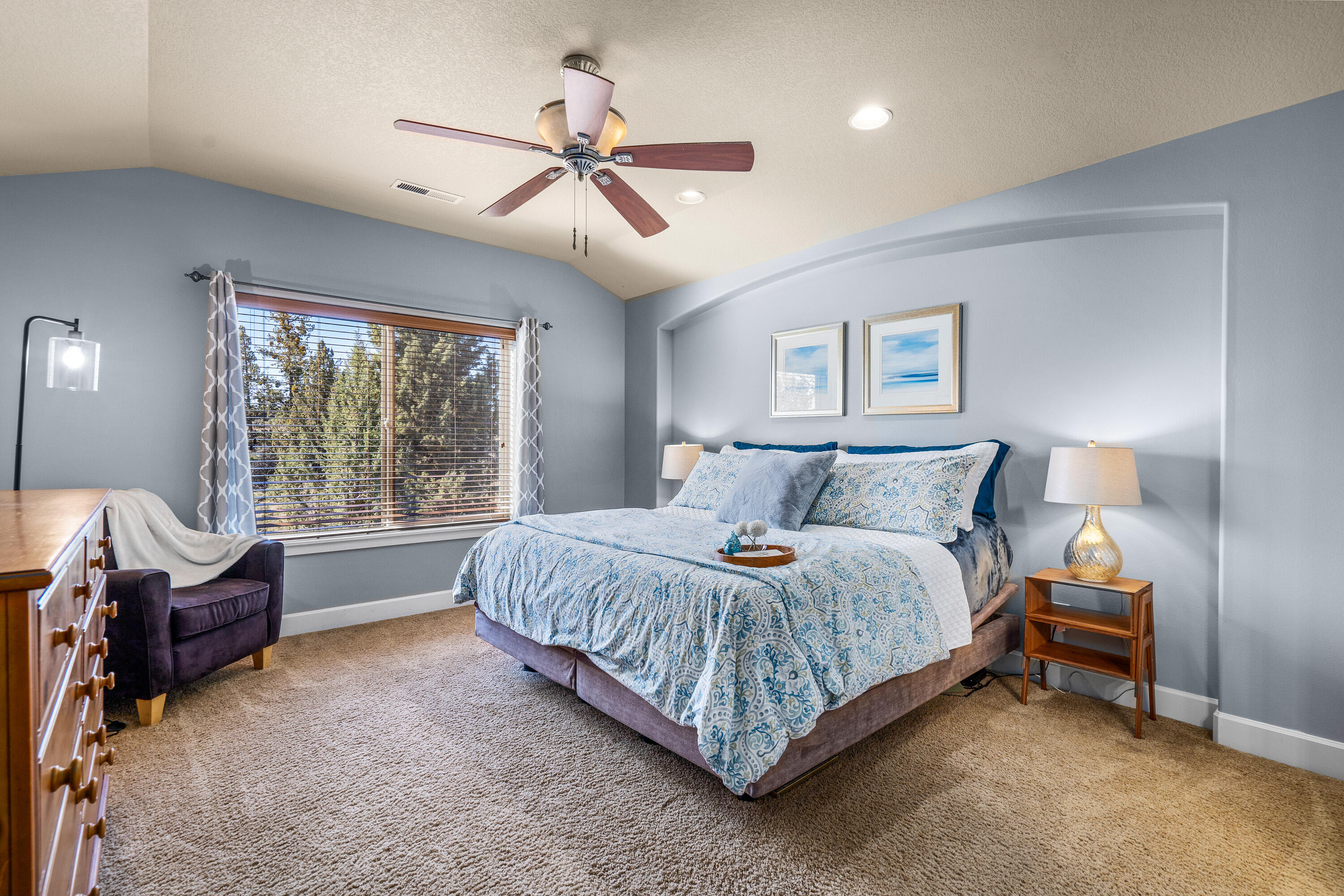 Lava Ridges - Residential