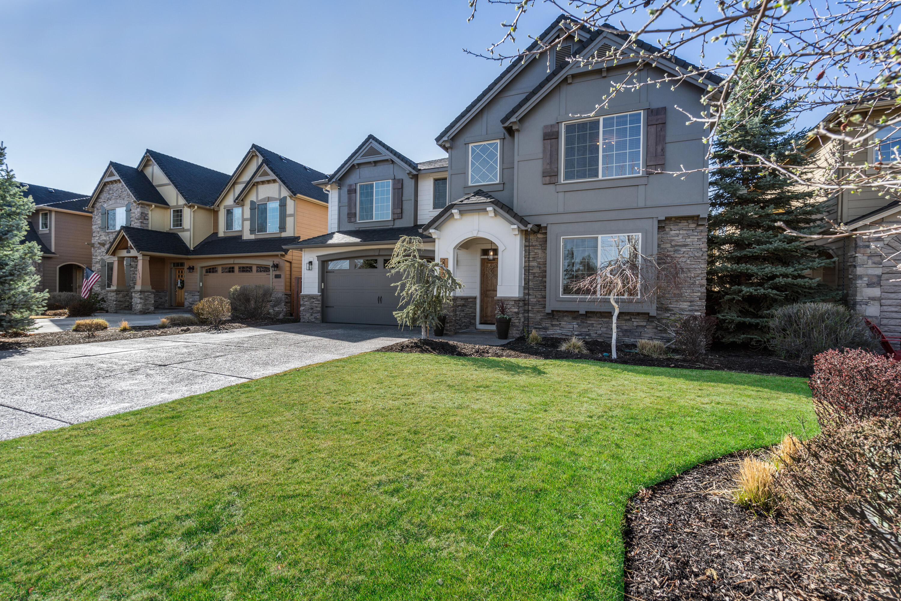 Lava Ridges - Residential