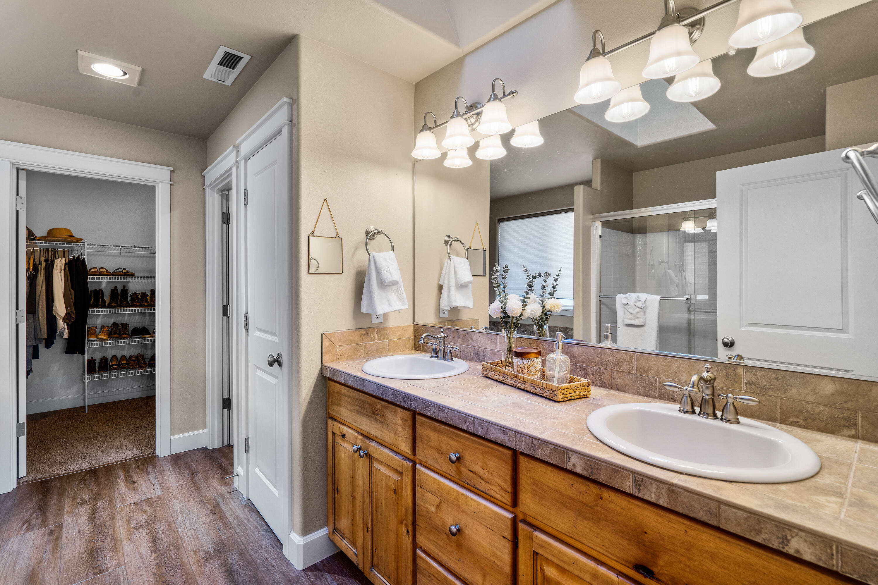 Lava Ridges - Residential