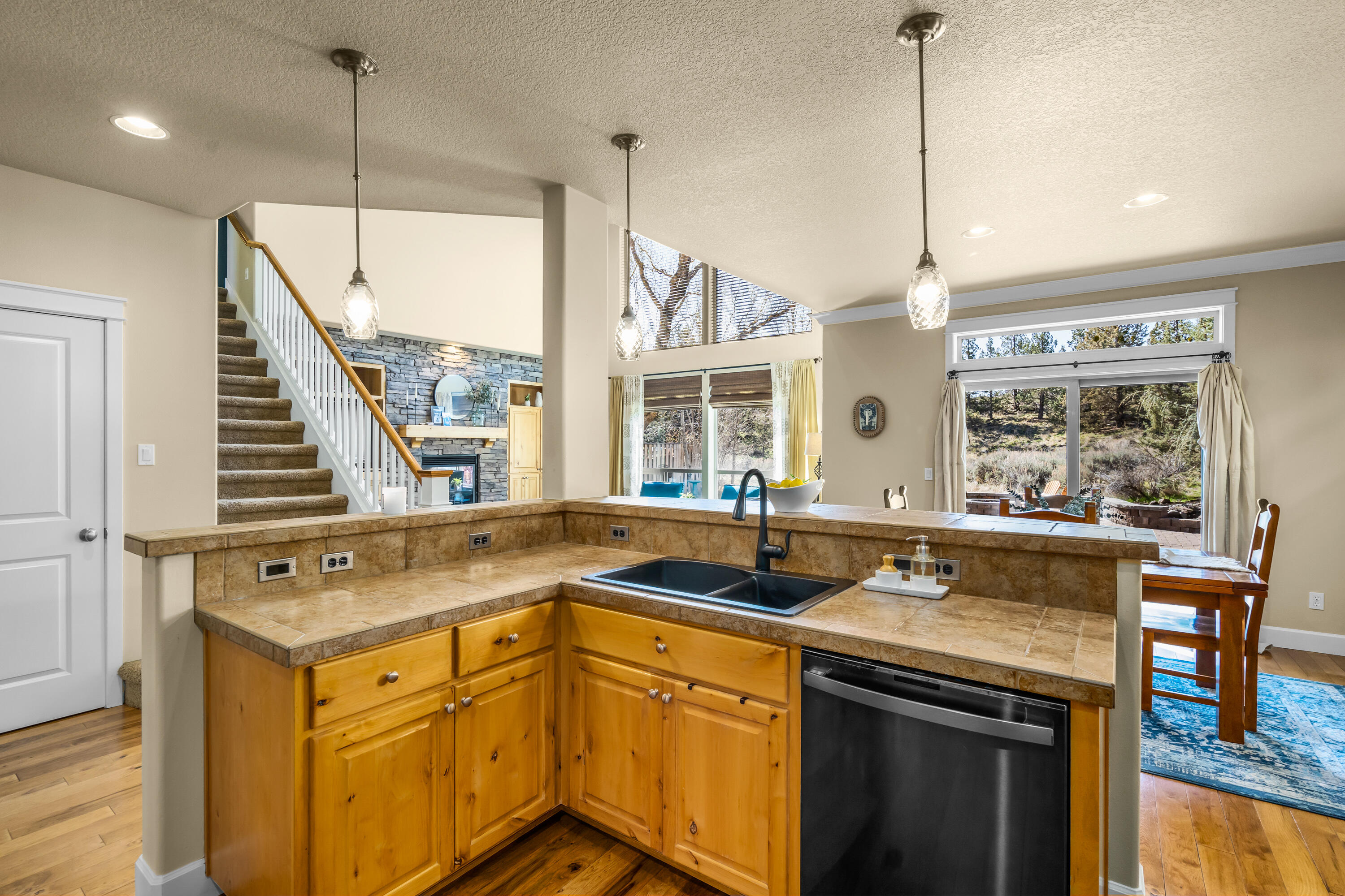 Lava Ridges - Residential