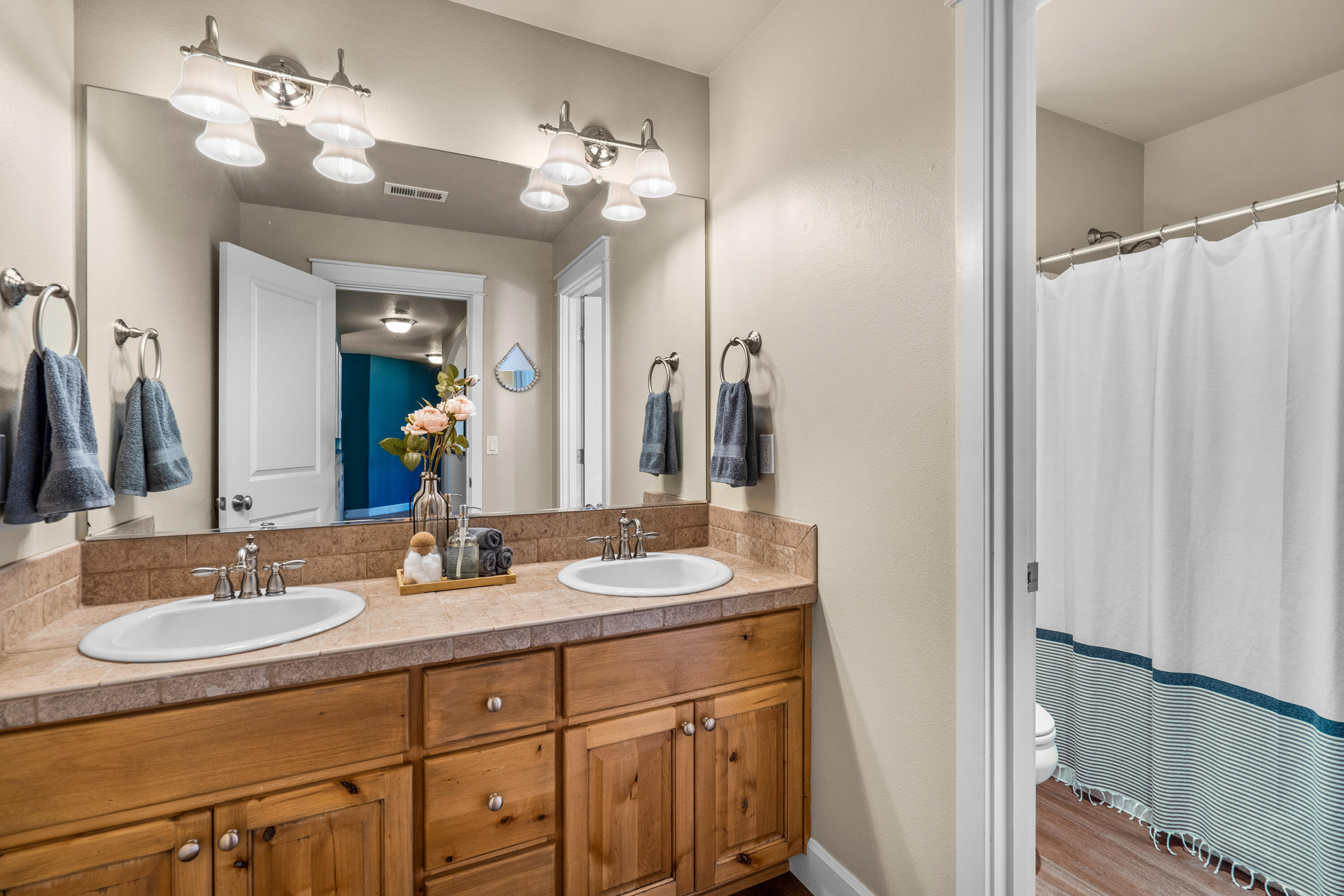 Lava Ridges - Residential