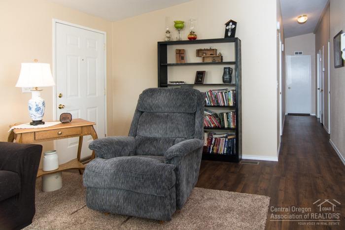 Ni Lah Sha Village - Residential