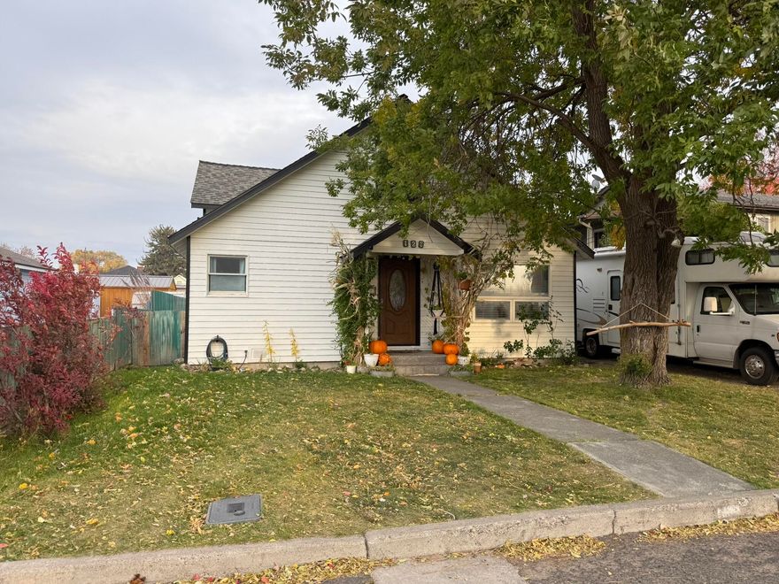 Charming clean home in downtown Madras. Close proximity to schools, churches, parks and amenities. This cute four bedroom home with a fenced back yard and RV parking is move in ready. New Roof in 2019. Updated Vinyl windows. Raised garden bed in the backyard, Covered carport and a lot of storage space. If you are considering home ownership consider this opportunity.