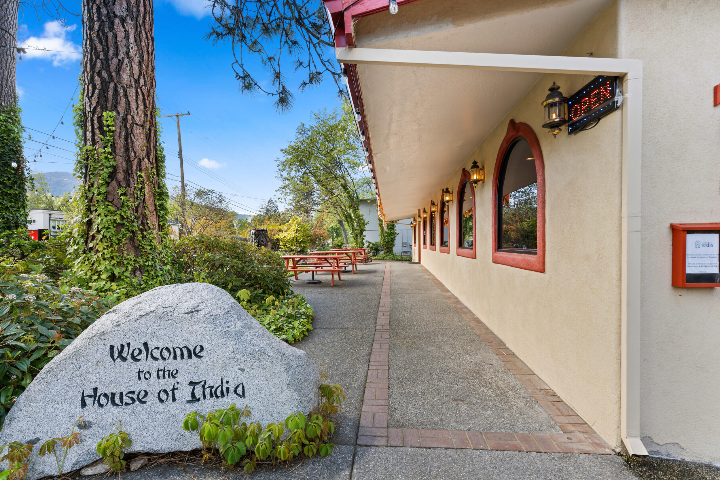 1667 Siskiyou Boulevard