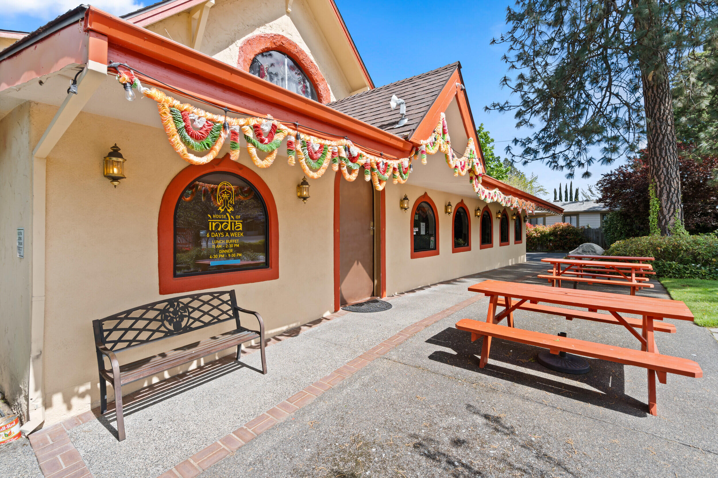 1667 Siskiyou Boulevard