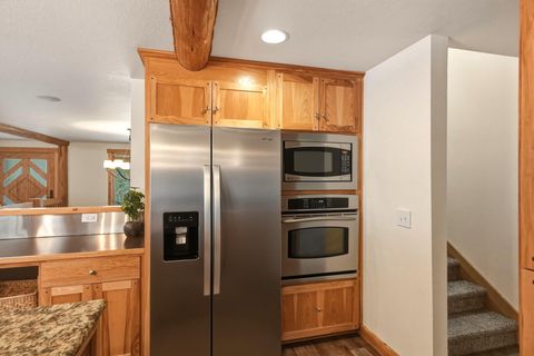 Tiny photo for 63375 Saddleback Drive, Bend, OR 97703 (MLS # 220219902)