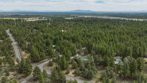 Tiny photo for 63375 Saddleback Drive, Bend, OR 97703 (MLS # 220219902)