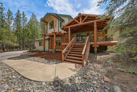 Photo of 63375 Saddleback Drive, Bend, OR 97703 (MLS # 220219902)