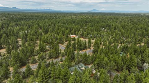 Tiny photo for 63375 Saddleback Drive, Bend, OR 97703 (MLS # 220219902)