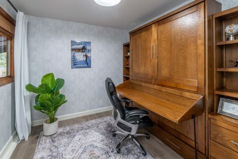 Tiny photo for 17579 Pathfinder Lane #6, Sunriver, OR 97707 (MLS # 220216751)