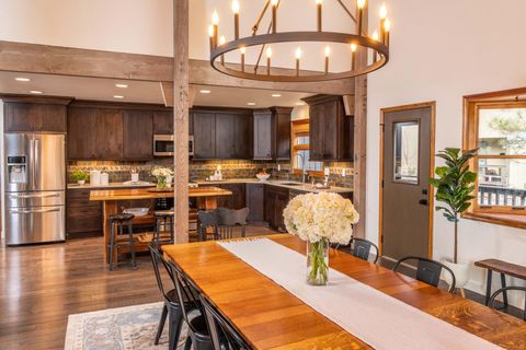 Tiny photo for 17579 Pathfinder Lane #6, Sunriver, OR 97707 (MLS # 220216751)