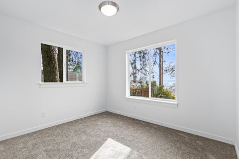 Tiny photo for 891 N 6th Avenue, Gold Hill, OR 97525 (MLS # 220213284)