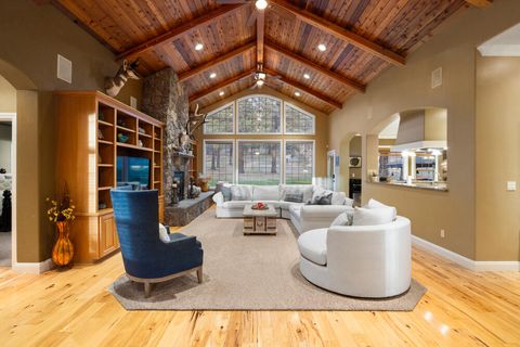 Tiny photo for 1161 Paper Birch Way, Klamath Falls, OR 97601 (MLS # 220211705)