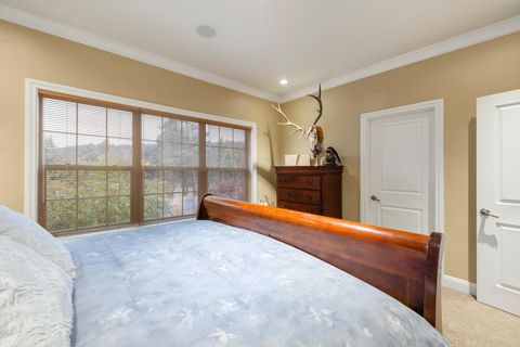 Tiny photo for 1161 Paper Birch Way, Klamath Falls, OR 97601 (MLS # 220211705)