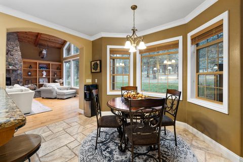 Tiny photo for 1161 Paper Birch Way, Klamath Falls, OR 97601 (MLS # 220211705)