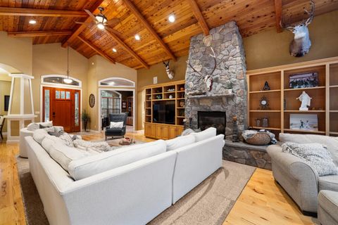 Tiny photo for 1161 Paper Birch Way, Klamath Falls, OR 97601 (MLS # 220211705)