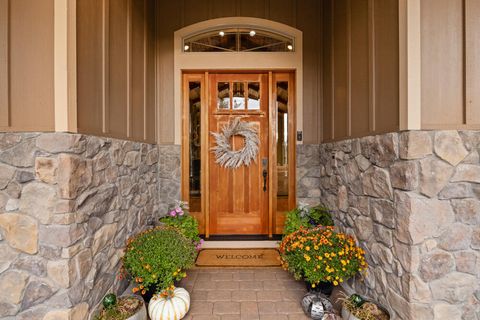 Tiny photo for 1161 Paper Birch Way, Klamath Falls, OR 97601 (MLS # 220211705)