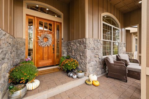 Tiny photo for 1161 Paper Birch Way, Klamath Falls, OR 97601 (MLS # 220211705)