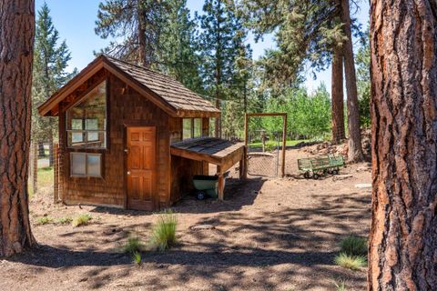 Tiny photo for 69470 Deer Ridge Road, Sisters, OR 97759 (MLS # 220221187)