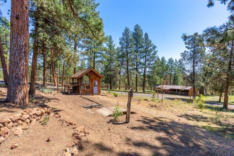 Tiny photo for 69470 Deer Ridge Road, Sisters, OR 97759 (MLS # 220221187)