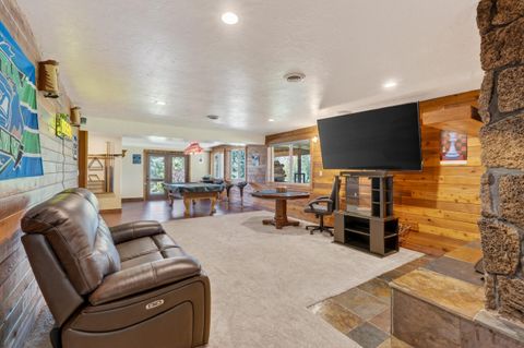 Tiny photo for 69470 Deer Ridge Road, Sisters, OR 97759 (MLS # 220221187)