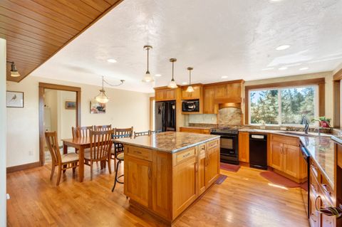 Tiny photo for 69470 Deer Ridge Road, Sisters, OR 97759 (MLS # 220221187)