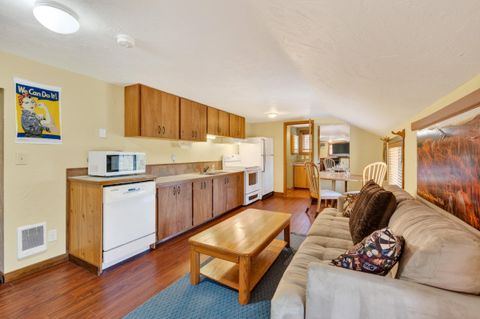 Tiny photo for 69470 Deer Ridge Road, Sisters, OR 97759 (MLS # 220221187)
