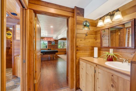 Tiny photo for 69470 Deer Ridge Road, Sisters, OR 97759 (MLS # 220221187)
