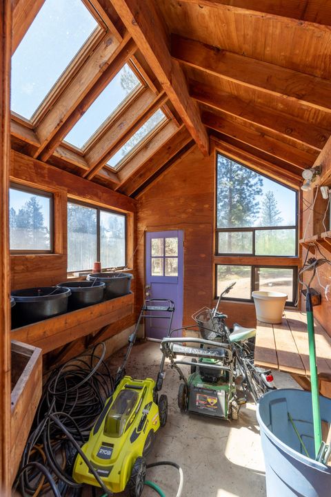 Tiny photo for 69470 Deer Ridge Road, Sisters, OR 97759 (MLS # 220221187)