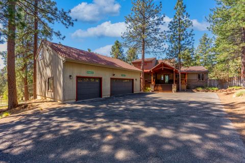 Tiny photo for 69470 Deer Ridge Road, Sisters, OR 97759 (MLS # 220221187)