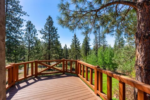 Tiny photo for 69470 Deer Ridge Road, Sisters, OR 97759 (MLS # 220221187)