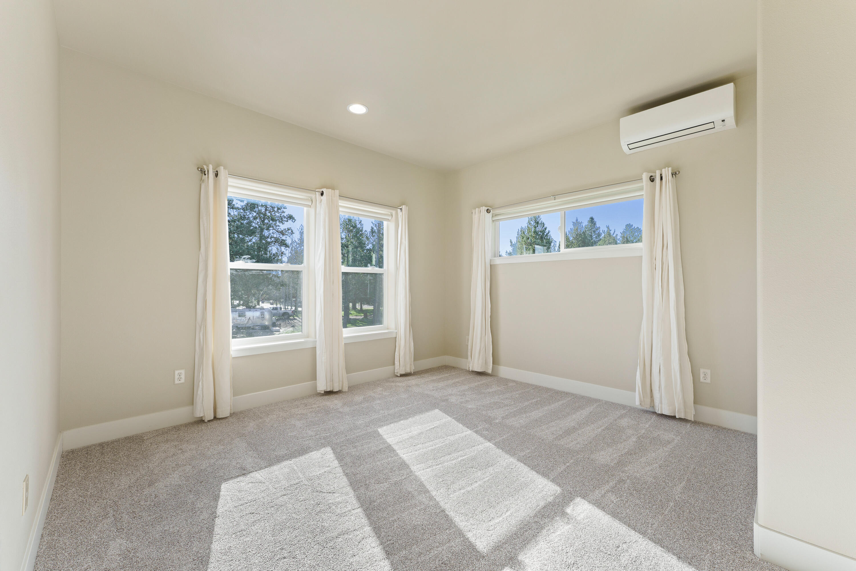 Diamont Pines - Residential