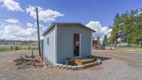 Tiny photo for 29700 Ivory Pine Road, Bly, OR 97622 (MLS # 220220518)