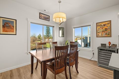 Tiny photo for 672 Nobility Drive, Medford, OR 97501 (MLS # 220214097)