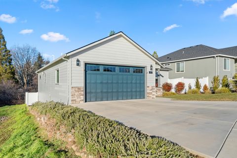 Tiny photo for 672 Nobility Drive, Medford, OR 97501 (MLS # 220214097)