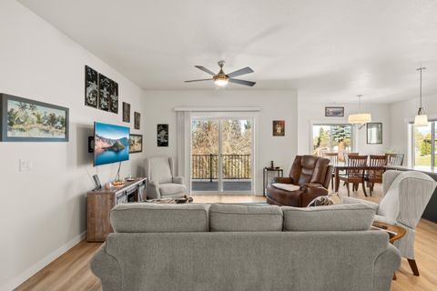 Tiny photo for 672 Nobility Drive, Medford, OR 97501 (MLS # 220214097)