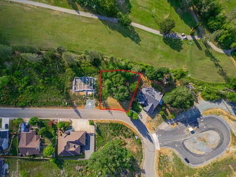 1430 Golf Club Drive Cave Junction OR 97523