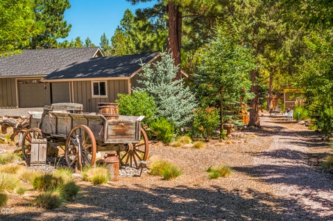Tiny photo for 70116 Sorrell Drive, Sisters, OR 97759 (MLS # 220227414)