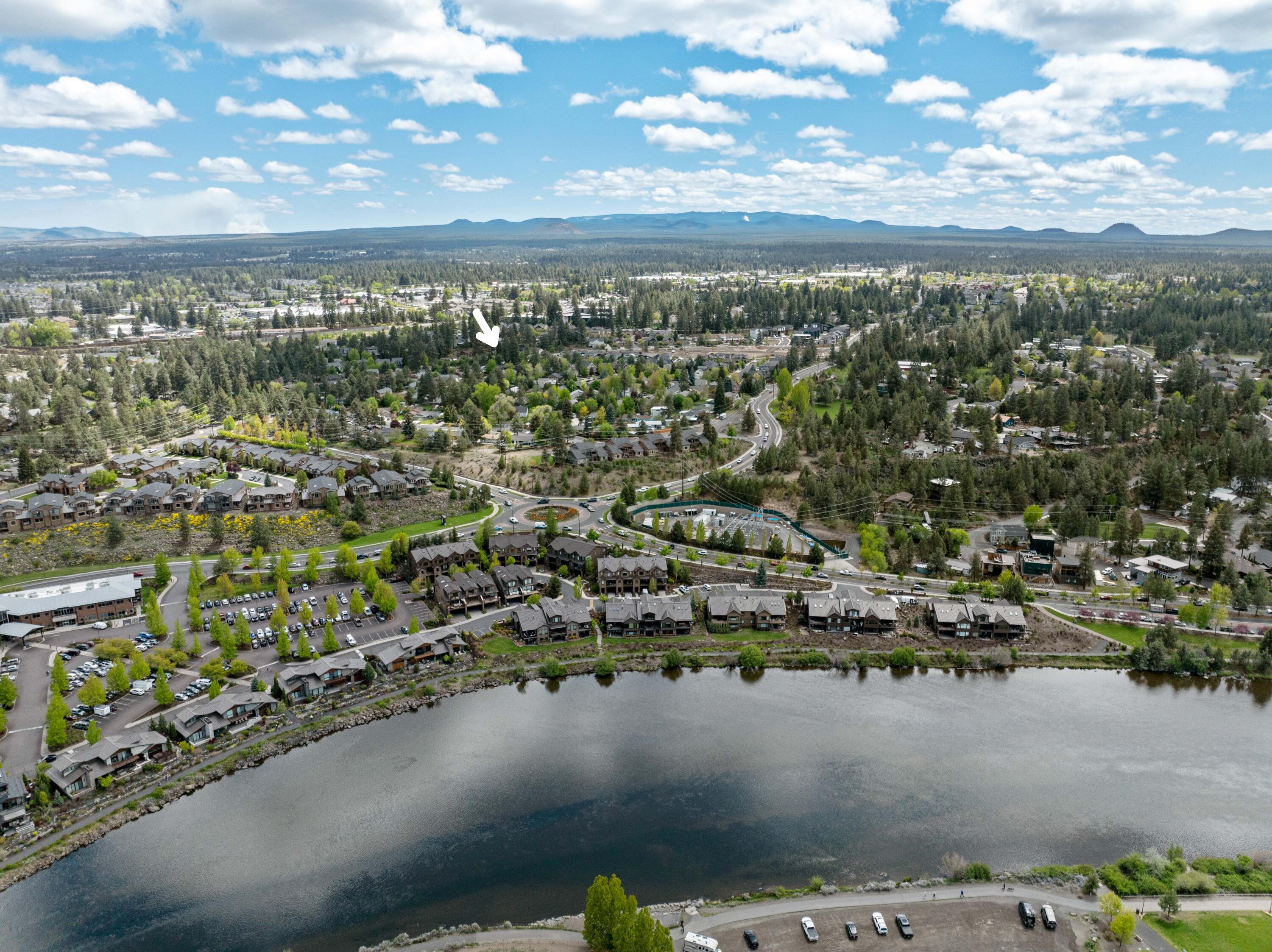 1242 SW Silver Lake Boulevard