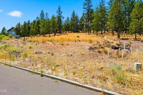 Tiny photo for 1738 SW Troon Avenue, Bend, OR 97702 (MLS # 220224525)