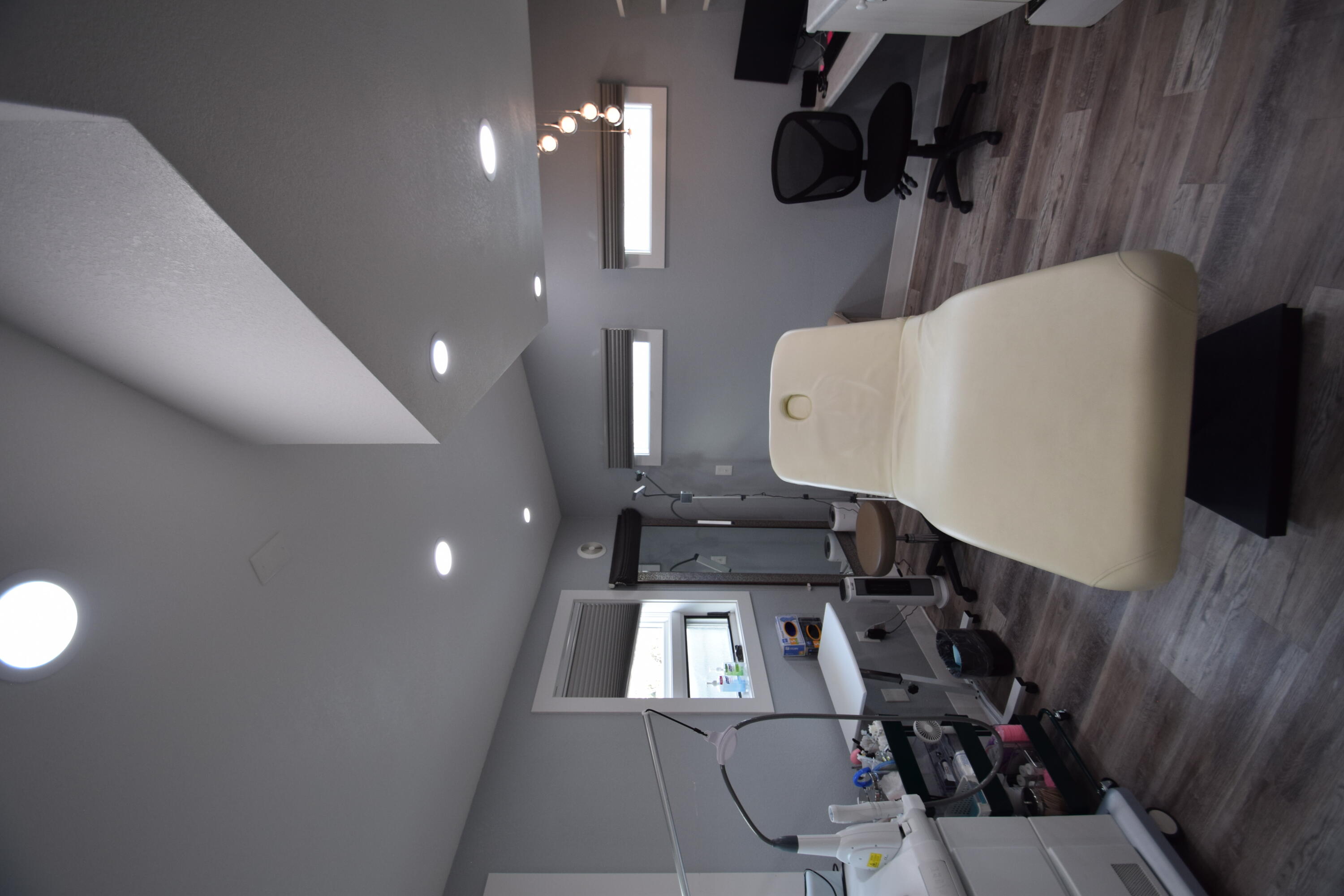 Woodlands - Commercial Sale